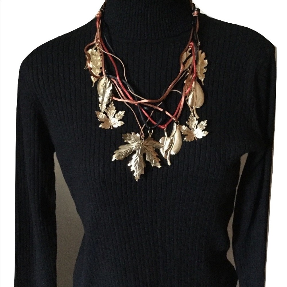 Autumn Leaf Neck